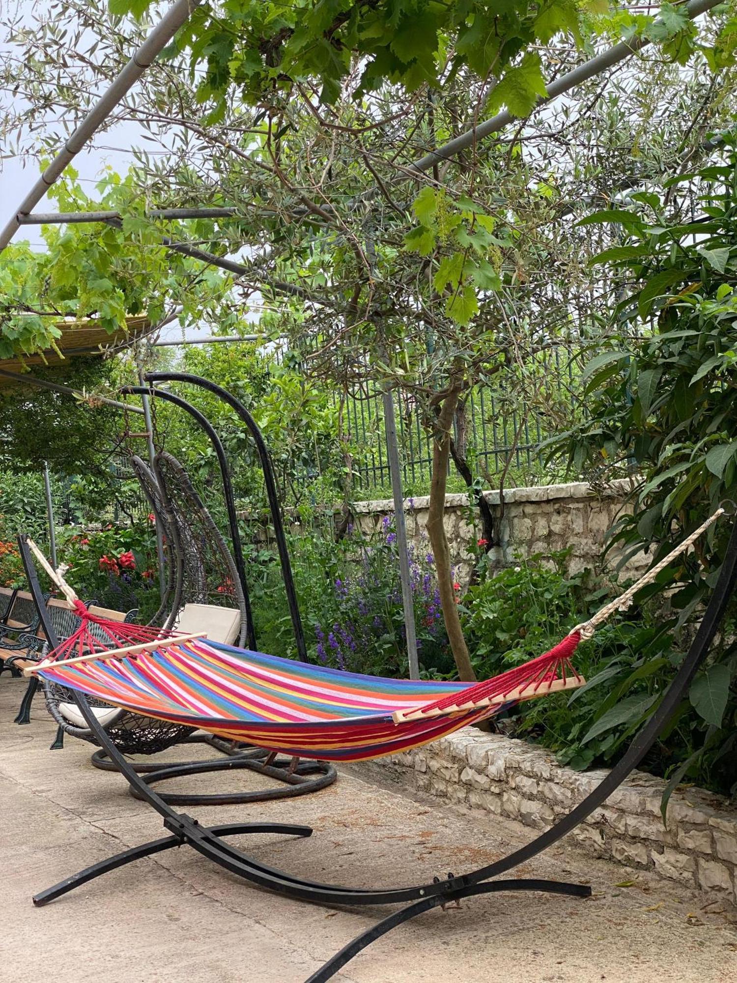 Oasis Hostel Himare Eksteriør bilde