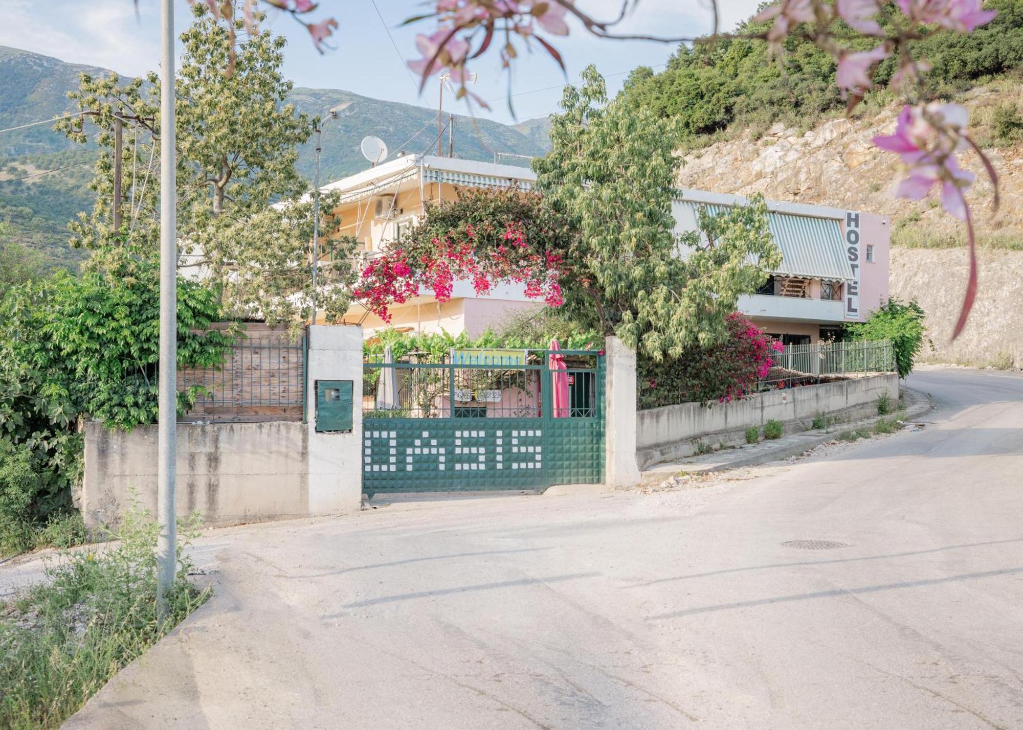 Oasis Hostel Himare Eksteriør bilde
